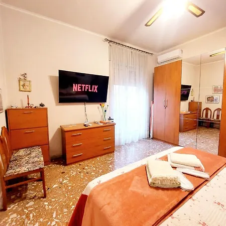 Whole Flat Close Beach Breakfast Kitchen Air Conditioning Laundry Shuttle Airport Wi-fi Car Parking Netflix Balconies Check In 24h & Metro To Rome Apartament Lido di Ostia