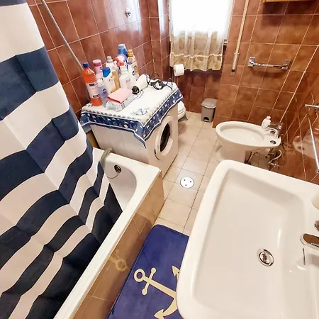 Whole Flat Close Beach Breakfast Kitchen Air Conditioning Laundry Shuttle Airport Wi-fi Car Parking Netflix Balconies Check In 24h & Metro To Rome