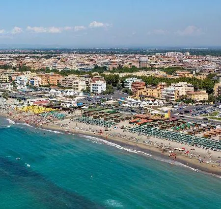 Whole Flat Close Beach Breakfast Kitchen Air Conditioning Laundry Shuttle Airport Wi-fi Car Parking Netflix Balconies Check In 24h & Metro To Rome Apartament *